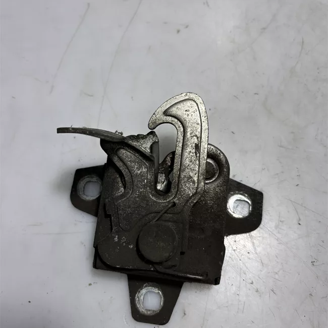 Serratura cofano anteriore