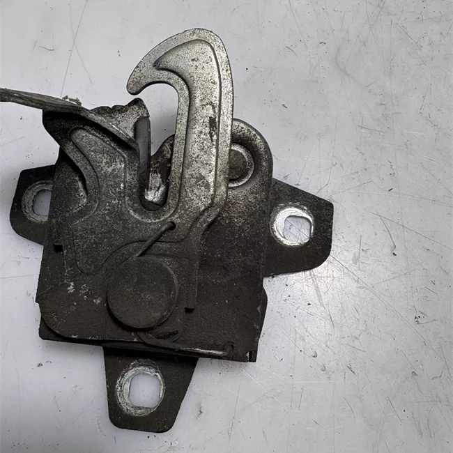 Serratura cofano anteriore