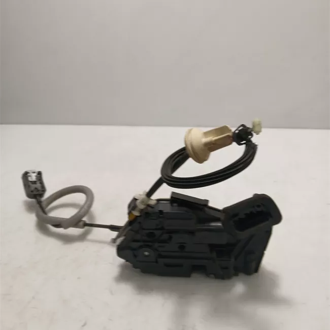 Serratura porta anteriore destra