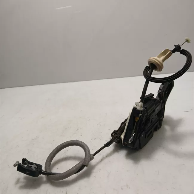 Serratura porta anteriore destra