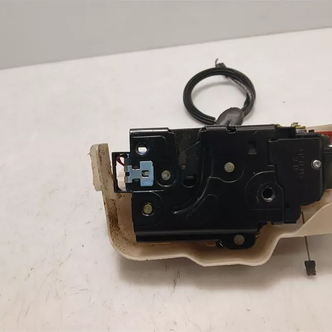 Serratura porta anteriore destra