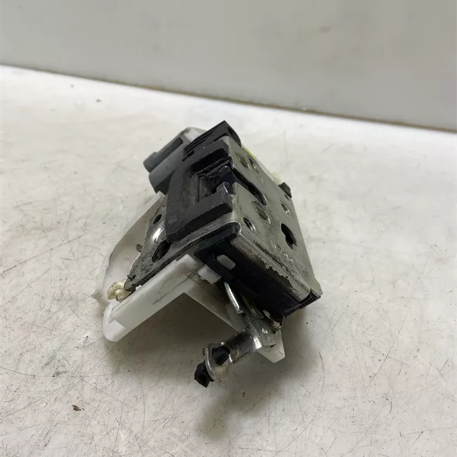 Serratura porta anteriore sinistra