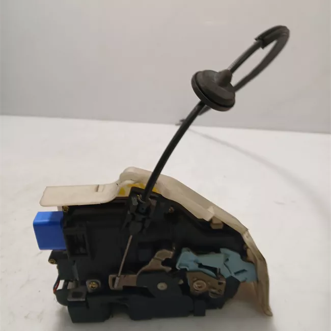 Serratura porta anteriore destra