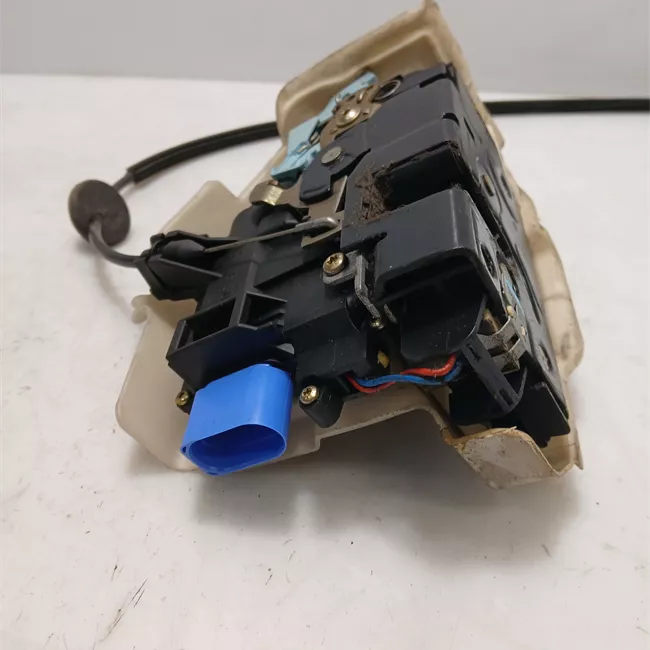 Serratura porta anteriore destra