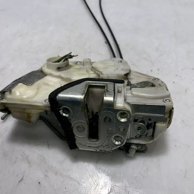 Serratura porta anteriore sinistra