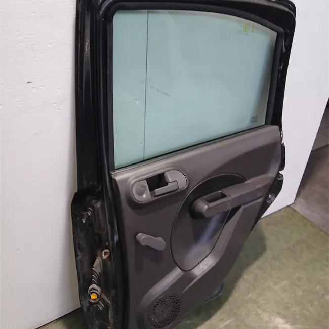 Porta posteriore destra