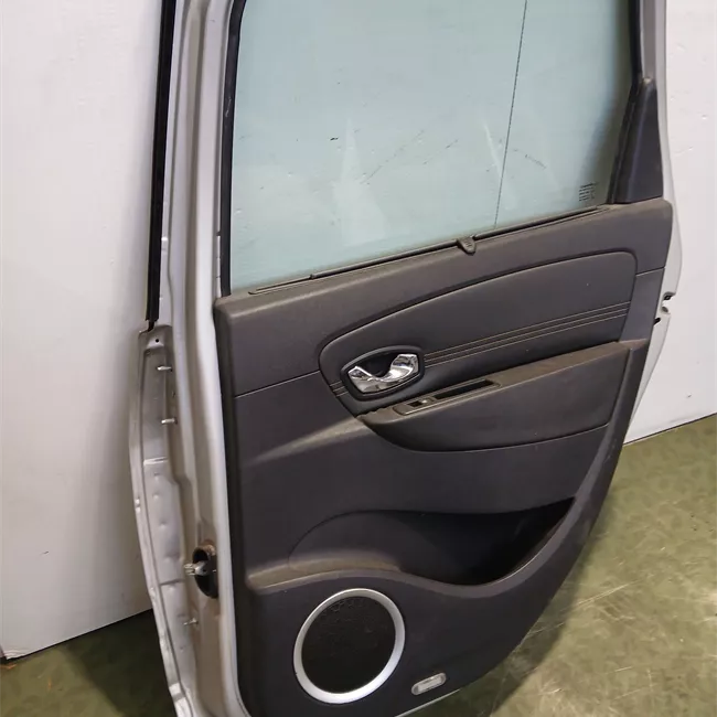 Porta posteriore destra