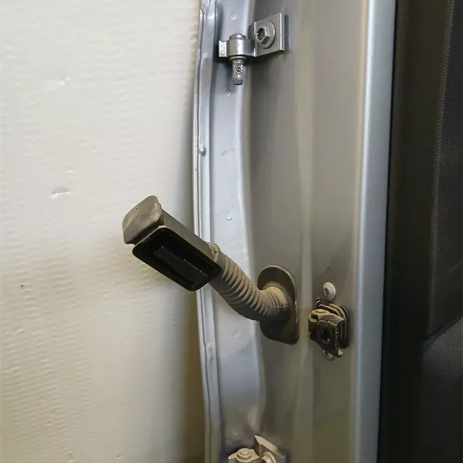 Porta posteriore destra con cerniere lato porta