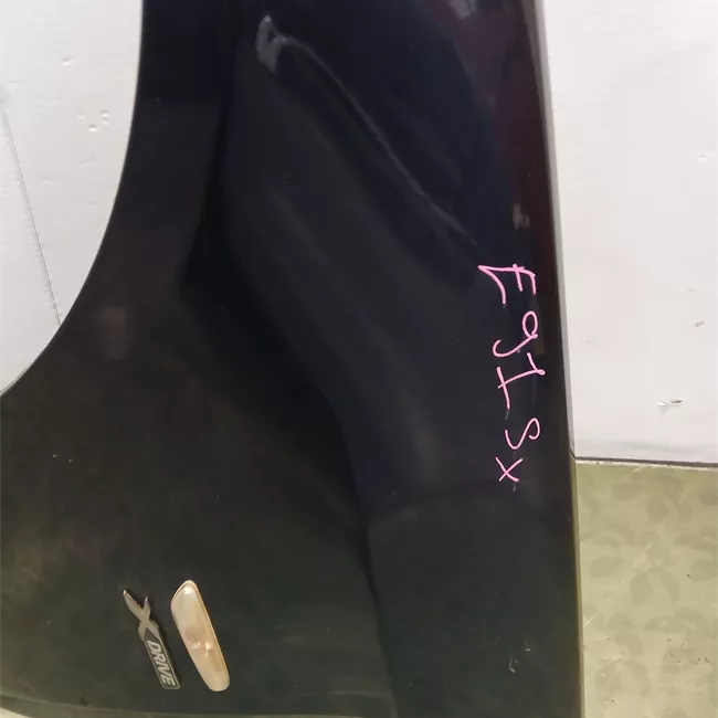 Parafango anteriore sinistro