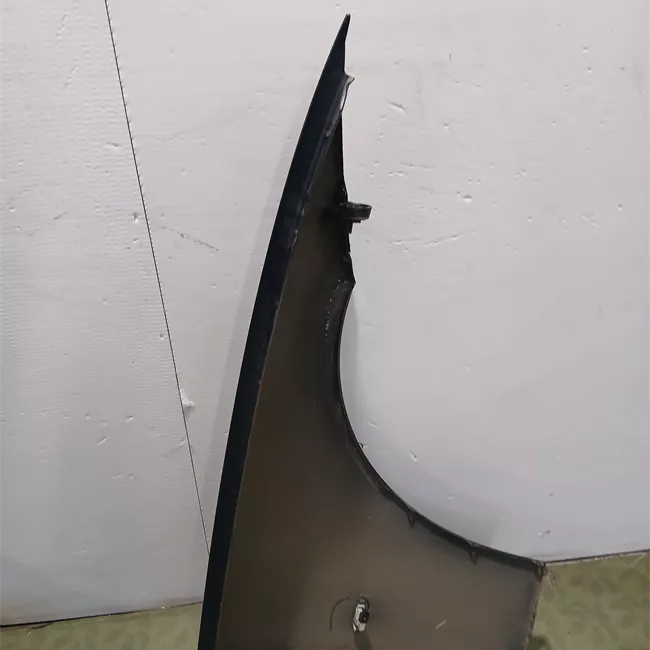 Parafango anteriore sinistro