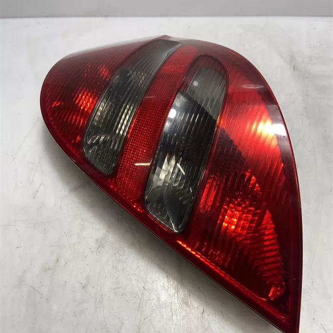 Fanale posteriore destro Avantgarde