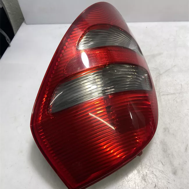 Fanale posteriore destro Avantgarde