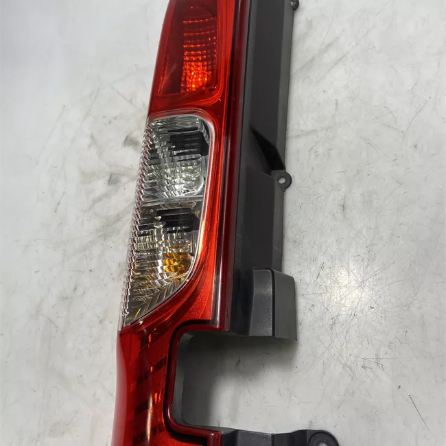 Fanale posteriore sinistro porte posteriore battente