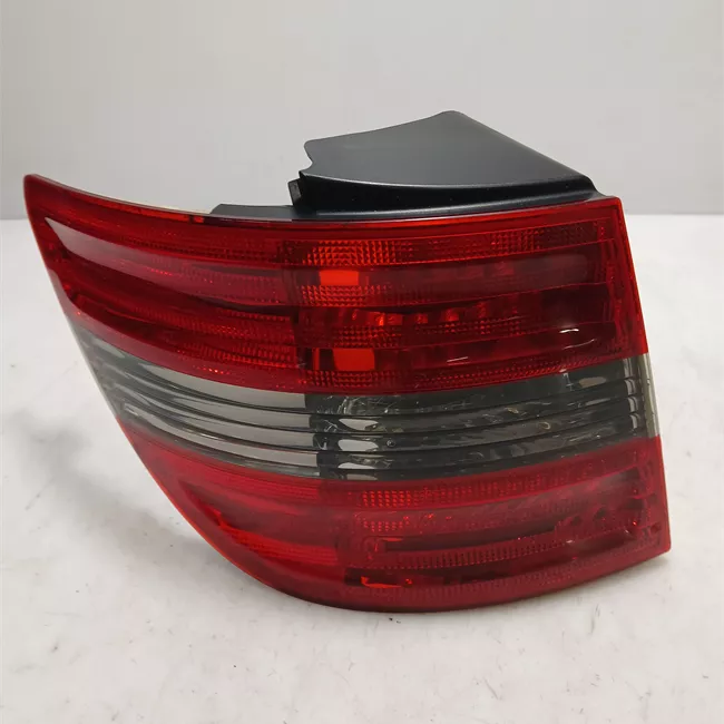 Fanale posteriore parte esterno sinistro