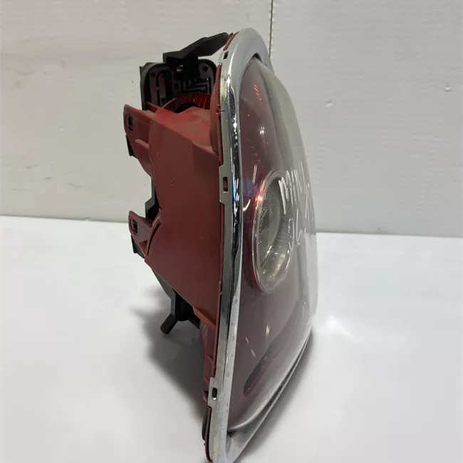 Fanale posteriore destro con indicatore direzione bianco