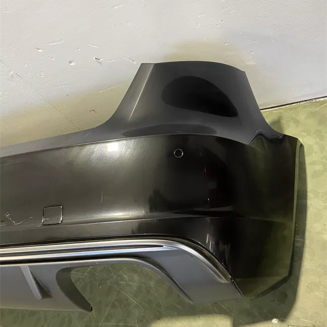 Paraurti posteriore con assistente parcheggio primer