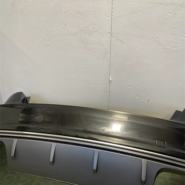 Paraurti posteriore con assistente parcheggio primer