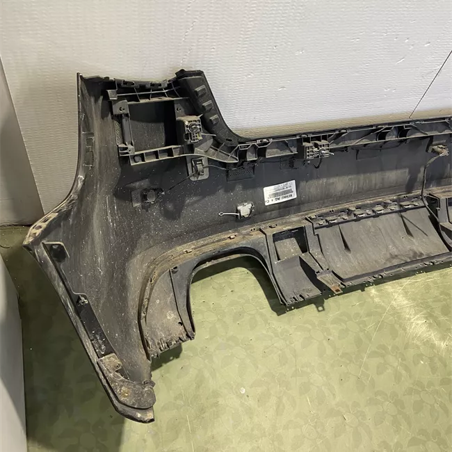 Paraurti posteriore con assistente parcheggio primer