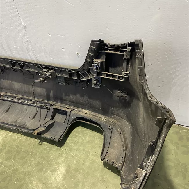 Paraurti posteriore con assistente parcheggio primer