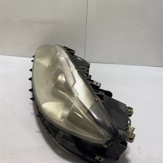 Proiettore sinistro senza antinebbia ant