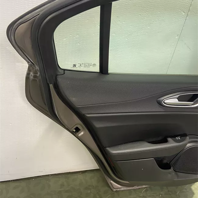 Porta posteriore sinistra