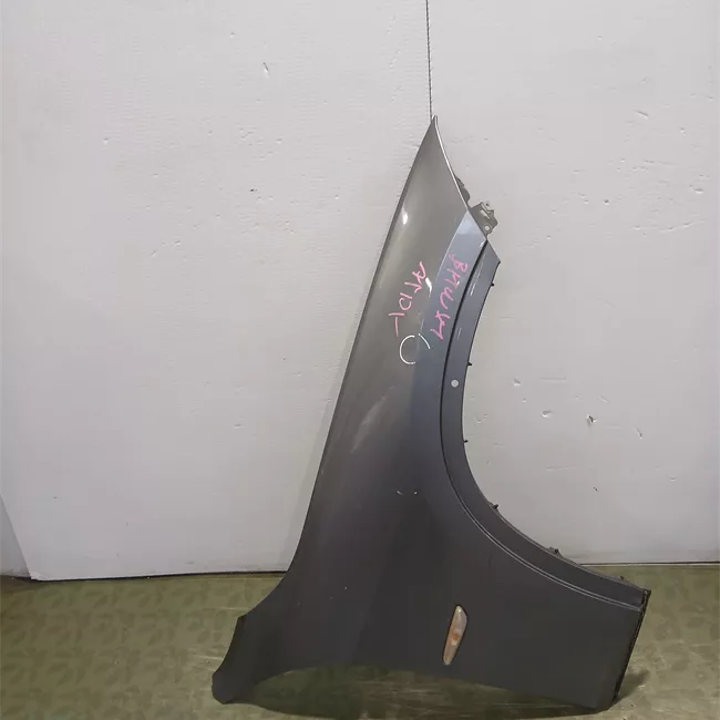 Parafango anteriore destro