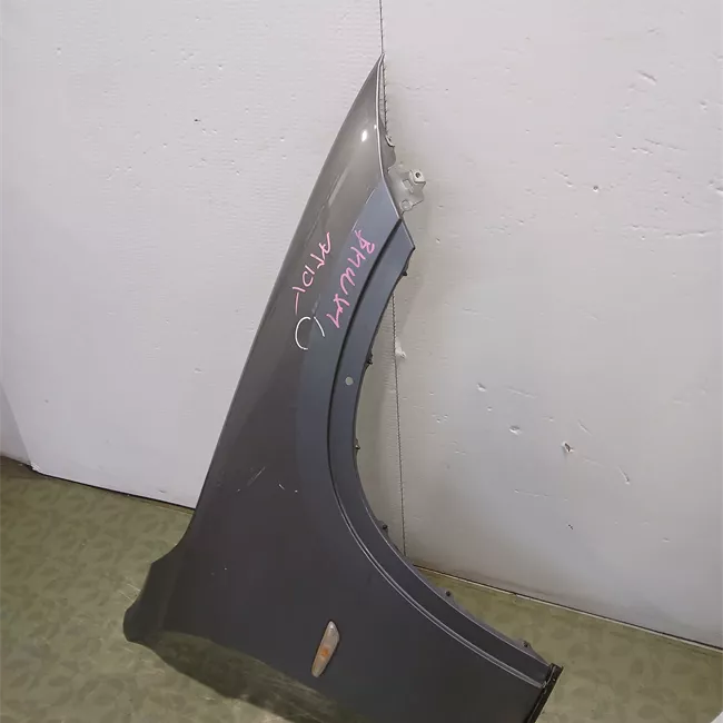 Parafango anteriore destro