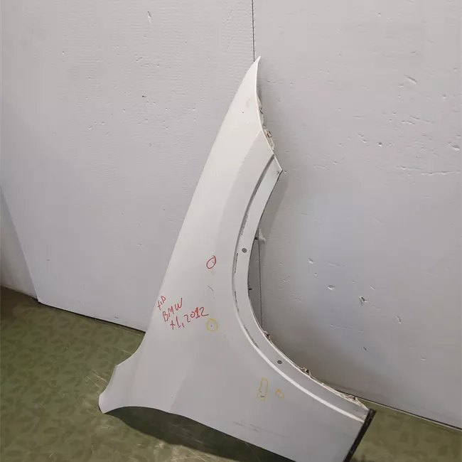 Parafango anteriore destro