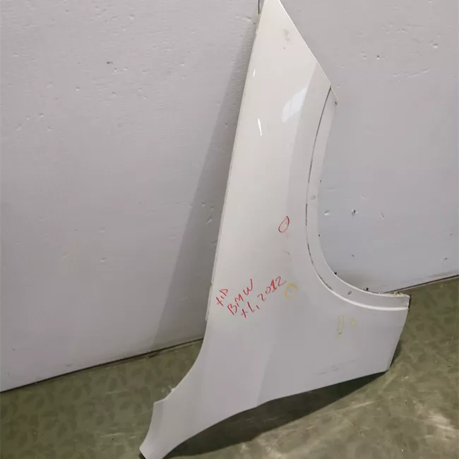 Parafango anteriore destro