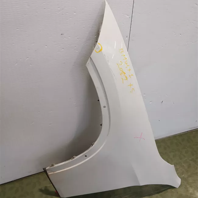 Parafango anteriore sinistro