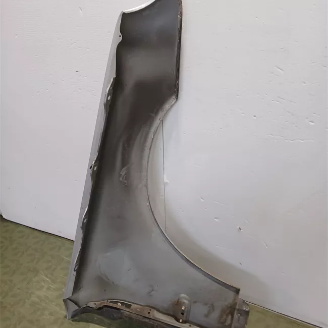 Parafango anteriore sinistro