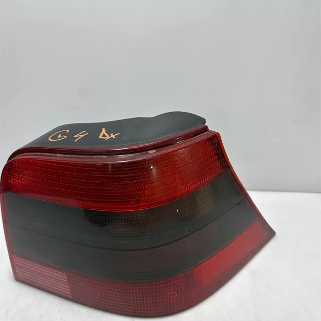 Fanale posteriore destro Oscurato