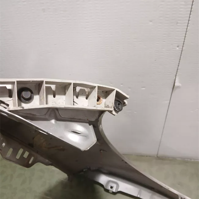 Parafango anteriore sinistro