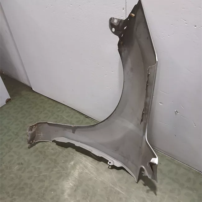 Parafango anteriore destro