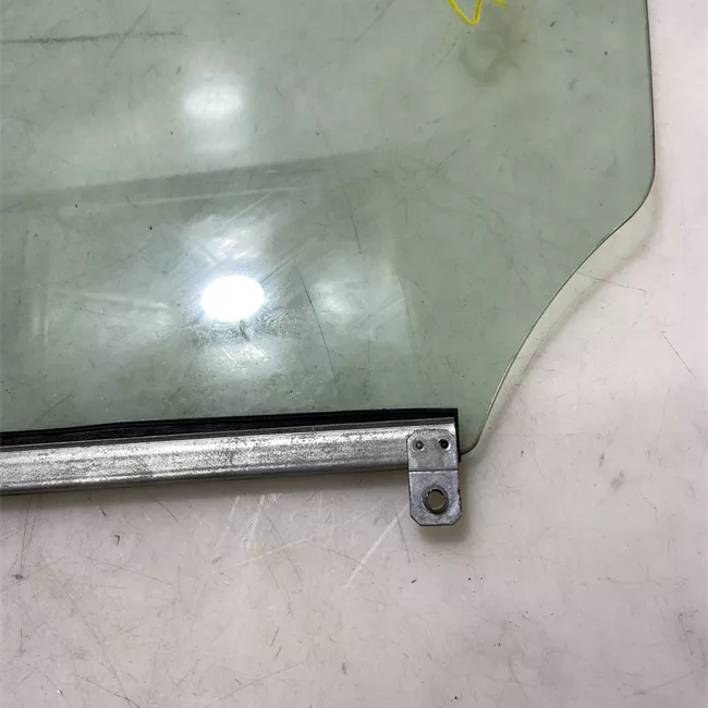 Scendente porta anteriore sinistro