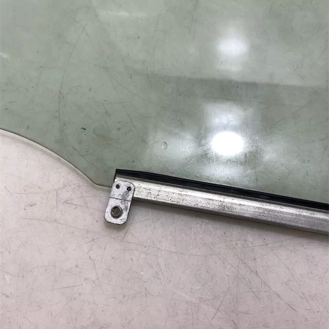 Scendente porta anteriore sinistro