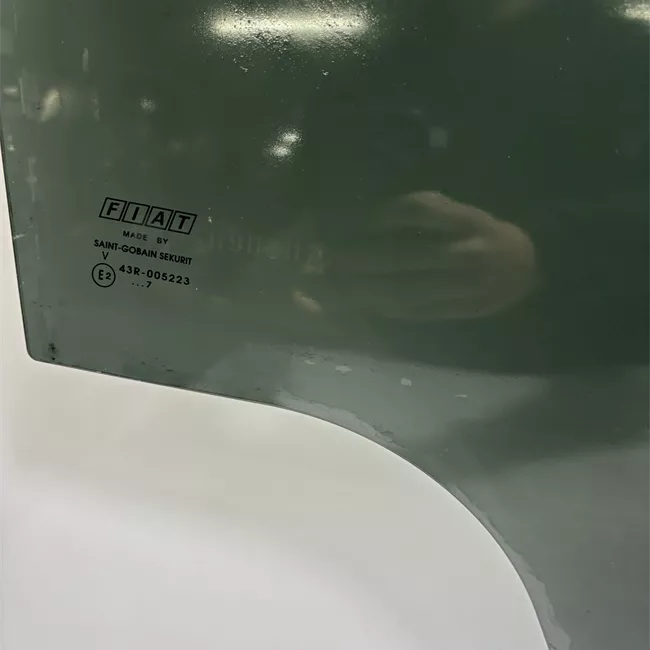 Scendente porta posteriore destro con cristalli posteriore oscurati