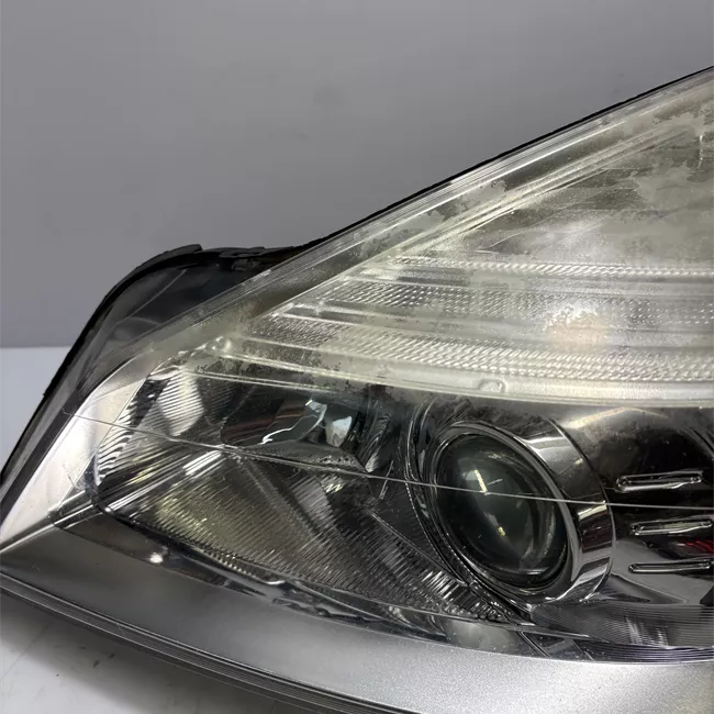 Proiettore sinistro xenon