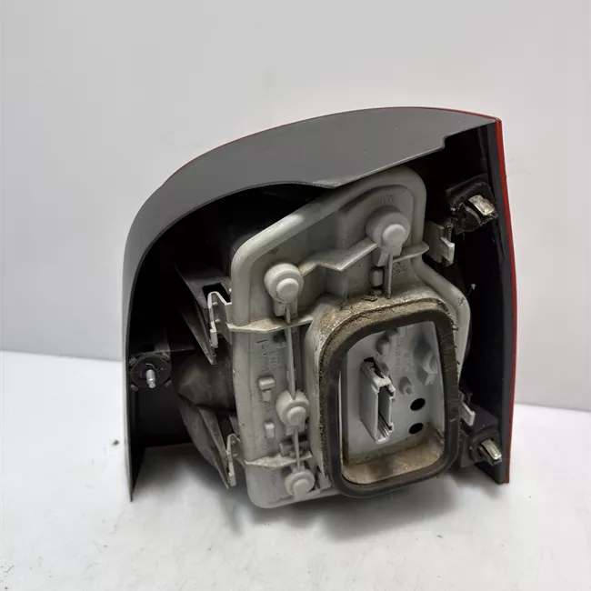 Fanale posteriore sinistro