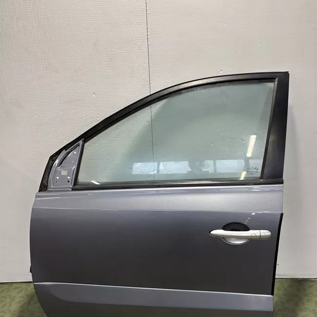 Porta anteriore sinistra