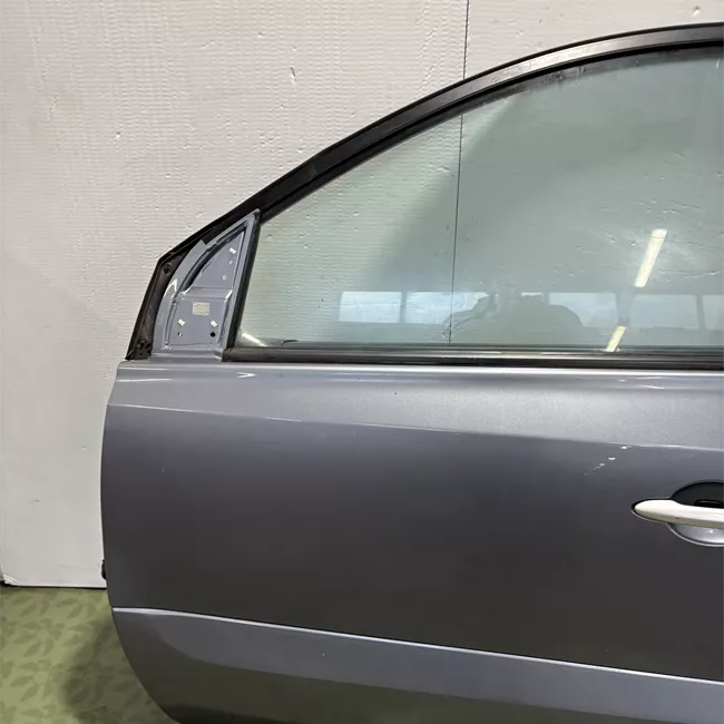 Porta anteriore sinistra