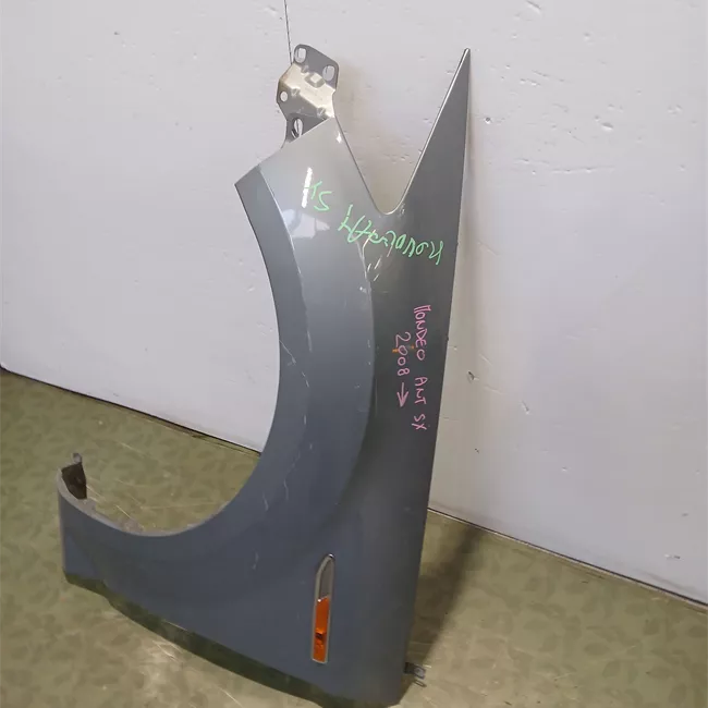 Parafango anteriore sinistro