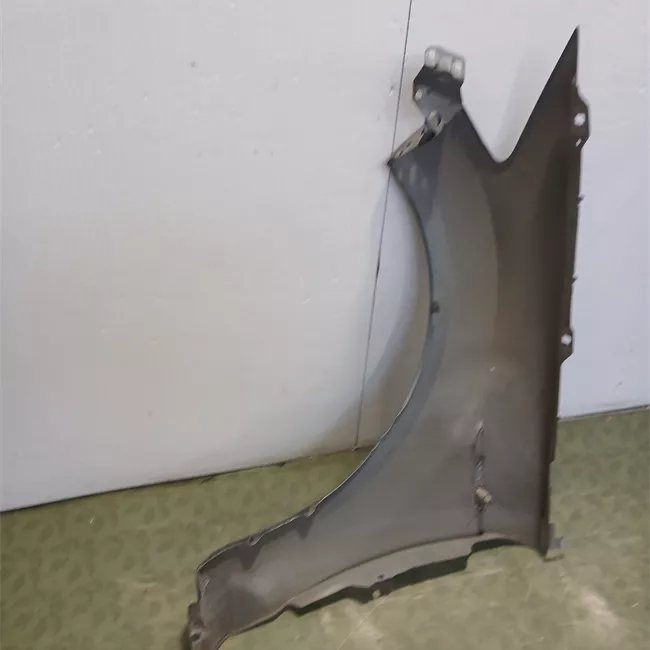 Parafango anteriore destro