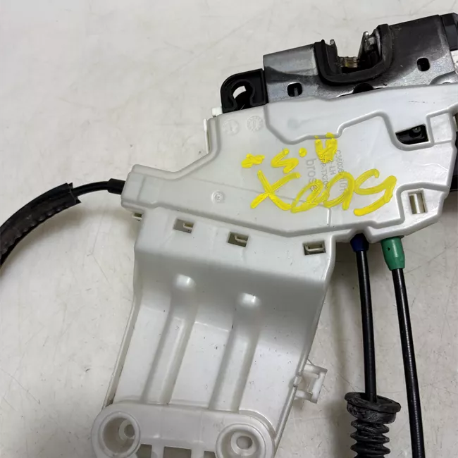 Serratura porta anteriore sinistra