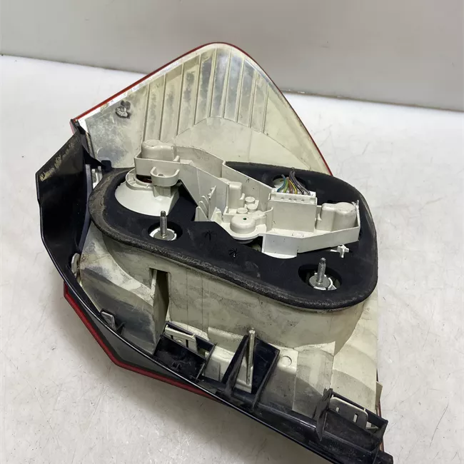 Fanale posteriore sinistro