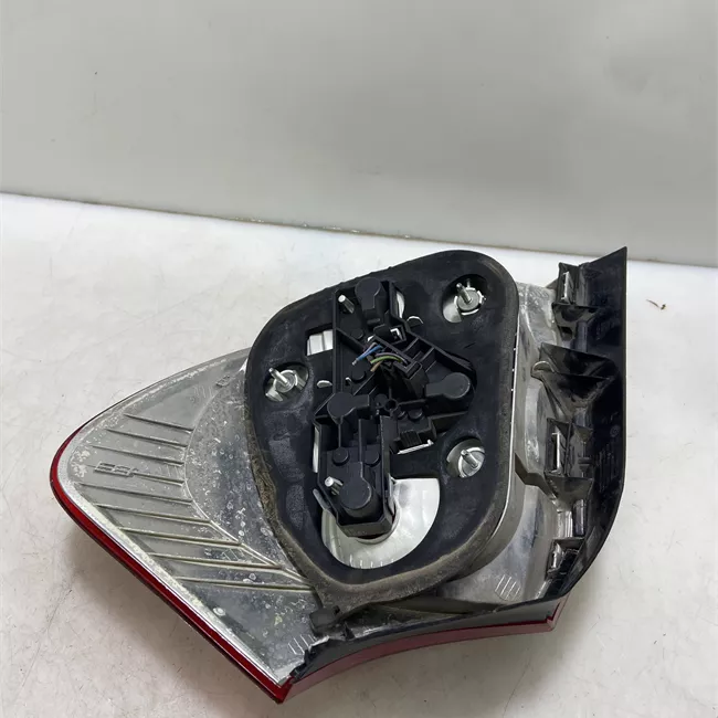 Fanale posteriore sinistro