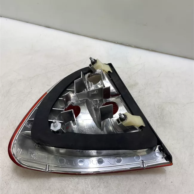 Fanale posteriore parte esterno destro Indicatori Direzione Bianchi