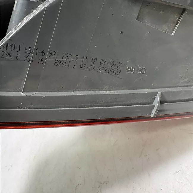 Fanale posteriore sinistro 03>