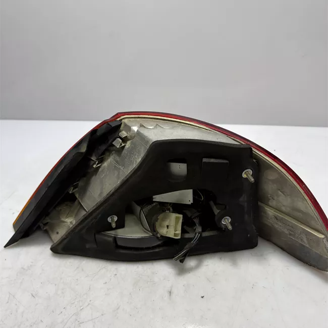 Fanale posteriore parte esterno sinistro