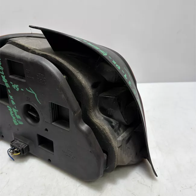 Fanale posteriore destro Bianco